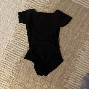 Sofiane cap sleeve Yumiko leotard